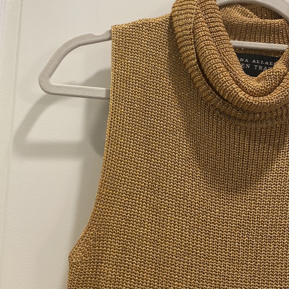 Linda Allard Ellen Tracy gold sleeveless top size M - Picture 2 of 4